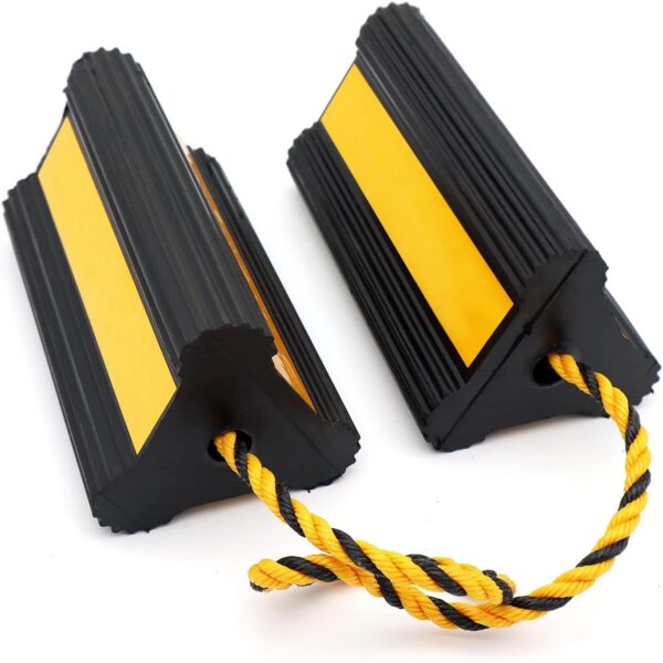 Wheel Chocks for Travel Trailers, Heavy Duty Rubber Wheel Chocks with Rope&Yellow Reflective Tape, Tire Chock Blocks Wheel Stopper for Cars Trucks Aircraft Camper Trailer RV Accessories